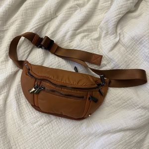 Small Caraa Sling bag in clay